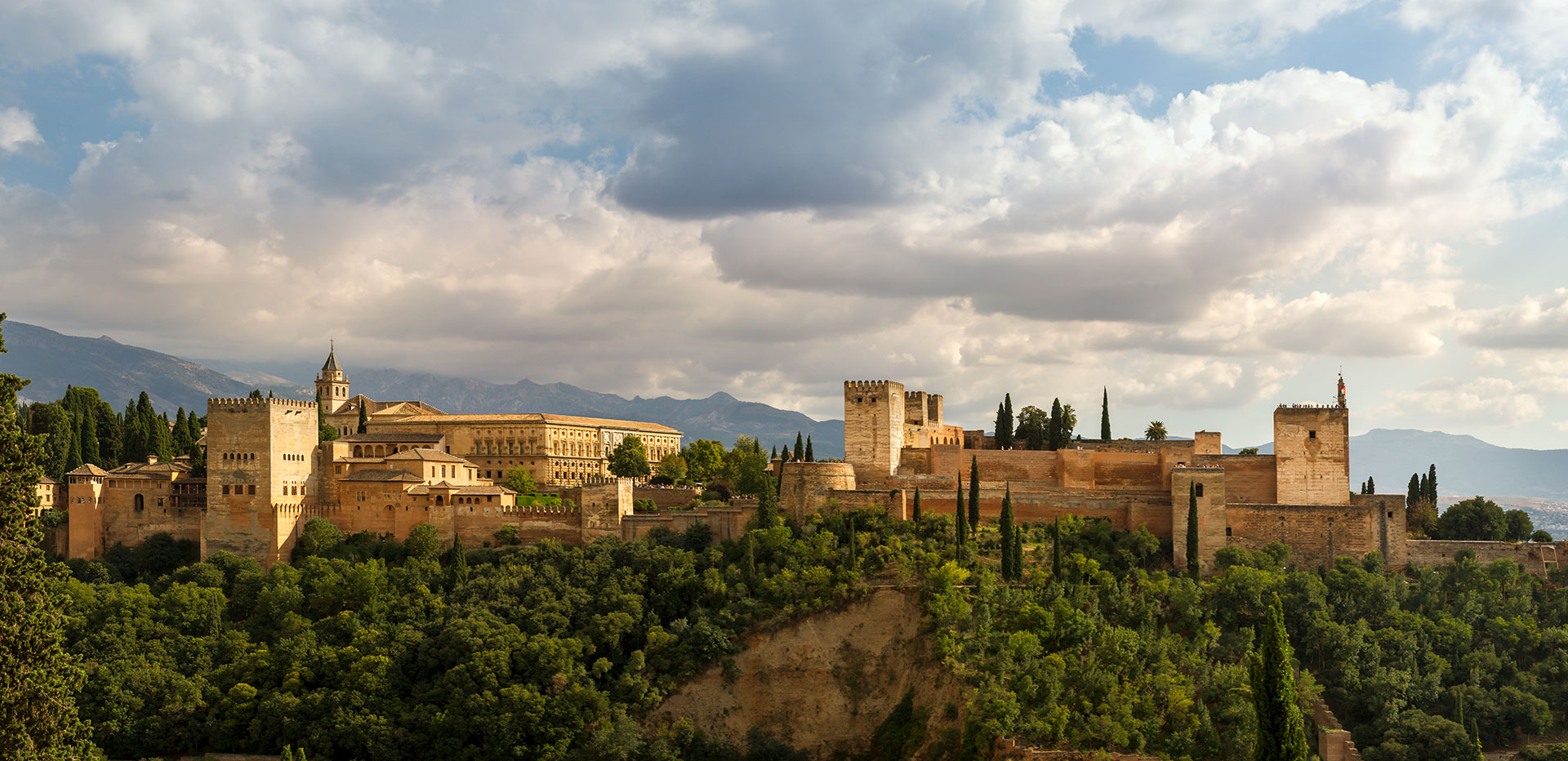 Granada Alhambra Panorame dramatischer Himmel, Granada Alhambra Panorama dramatic sky