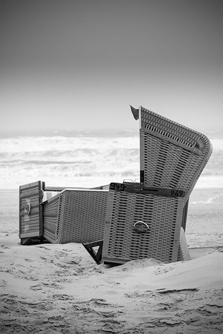 Sylt Sturm Strandkorb schwarz weiss, sylt storm beach chair black and white