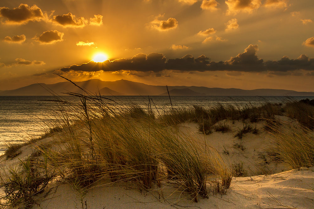 Dünenlandschaft Sonnenuntergang dramatischer Himmel - Dune landscape sunset dramatic sky