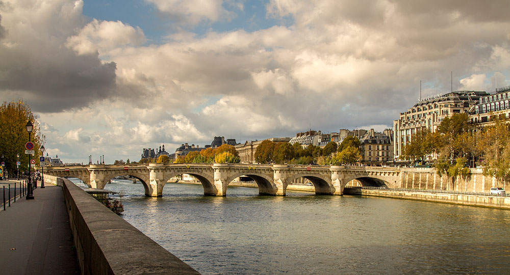 Paris Seine Pont Neuf