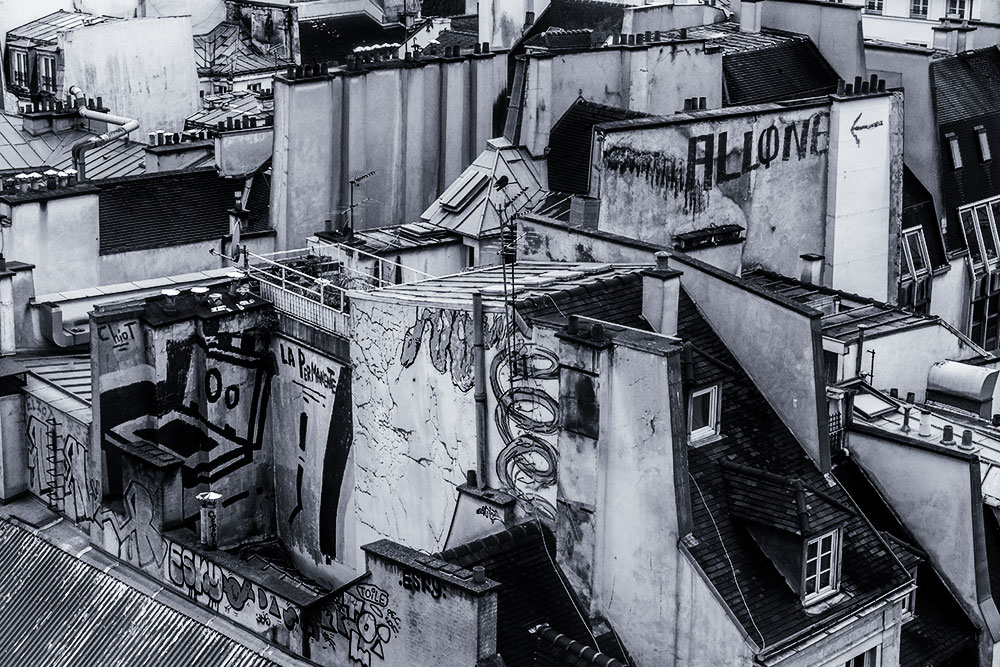 Paris urban schwarz weiss, Paris urban roofs and graffiti black and white