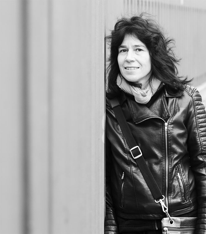 Portrait im freien schwarz weiss, outdoor portrait black and white
